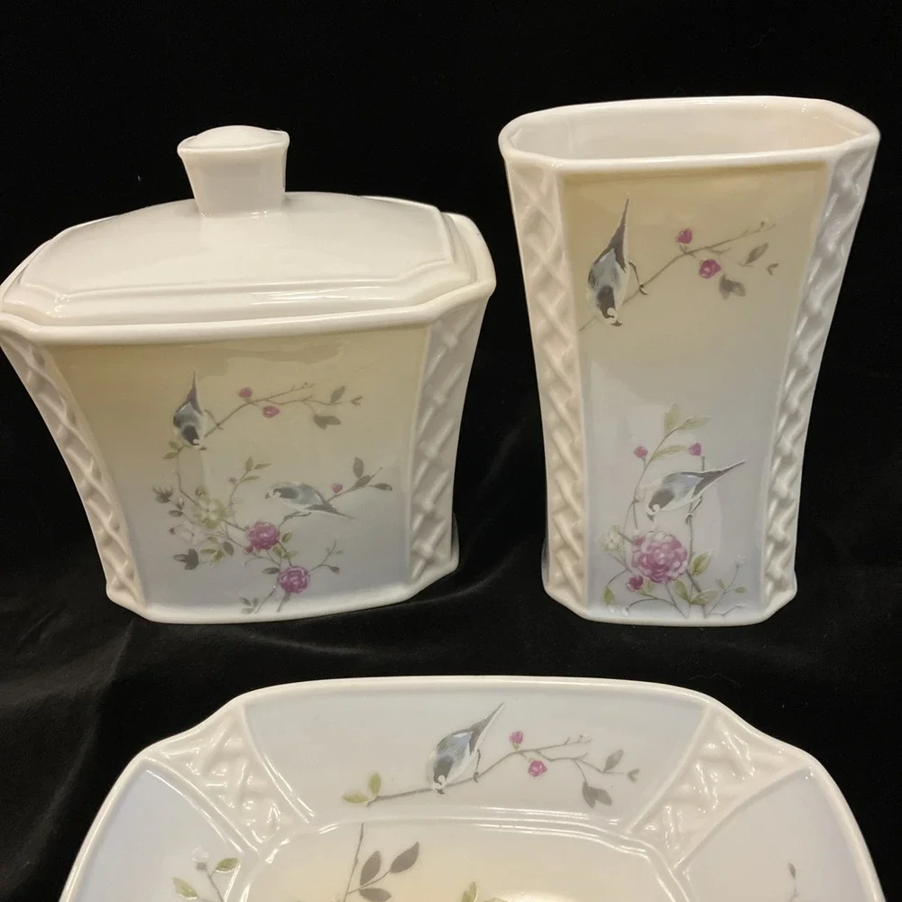 VTG Croscill Blue Wren Floral Lattice Bathroom 3 Pc Ceramic Vanity Rare Pattern